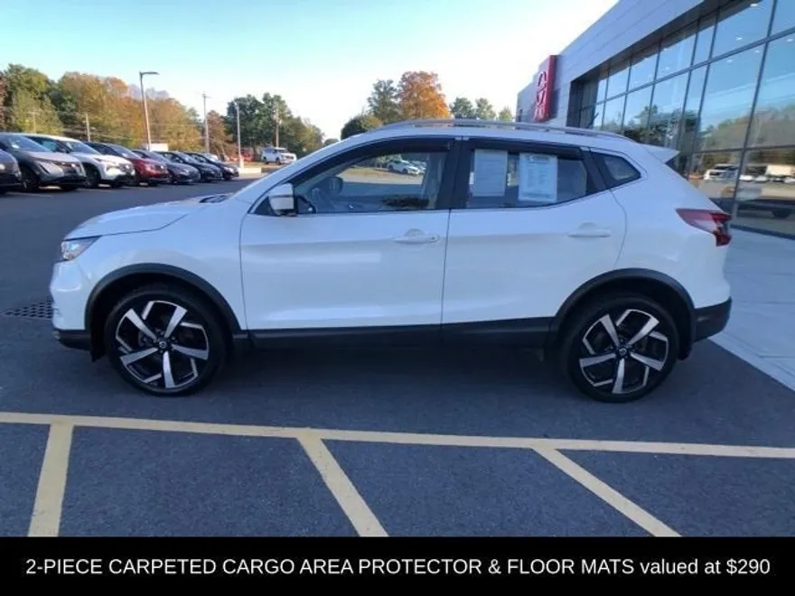 2020 Nissan Rogue Sport SL photo 1