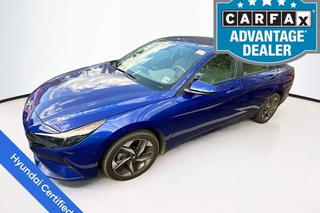 2023 Hyundai Elantra SEL photo 1