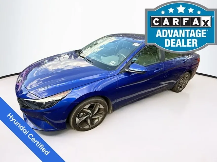 2023 Hyundai Elantra SEL photo 1