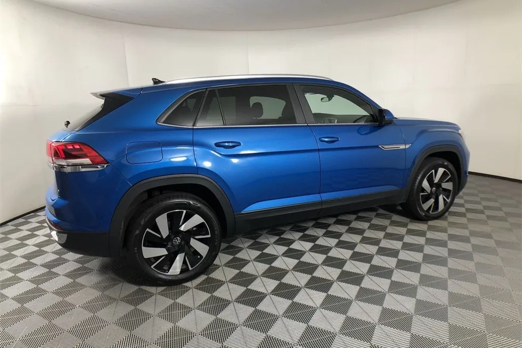 2024 Volkswagen Atlas Cross Sport SE Technology photo 1