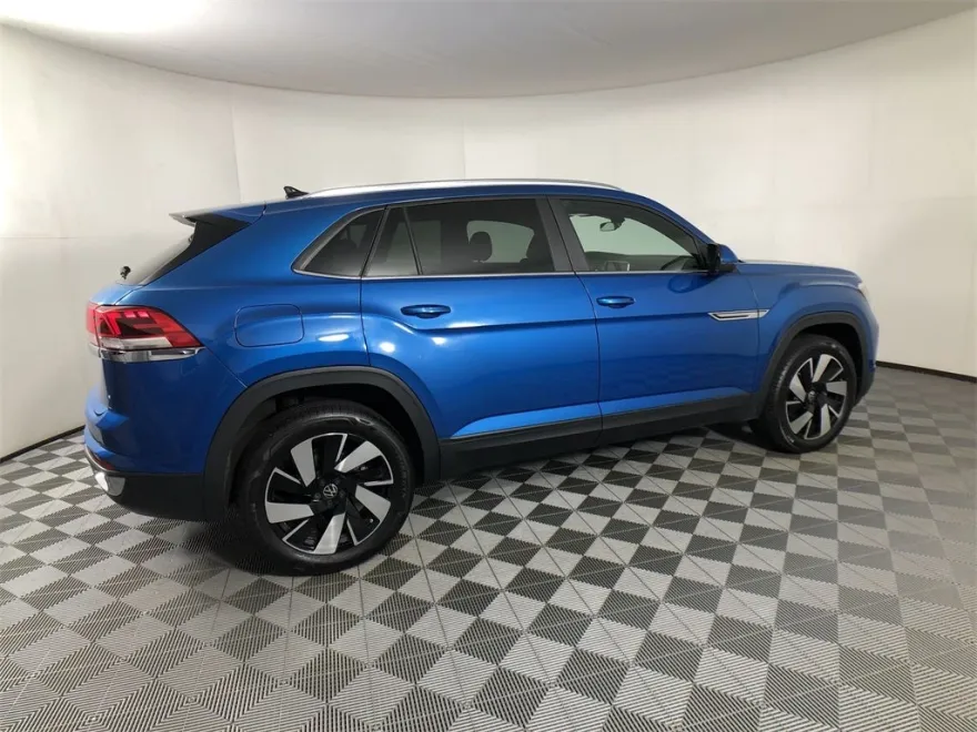 2024 Volkswagen Atlas Cross Sport SE Technology photo 1