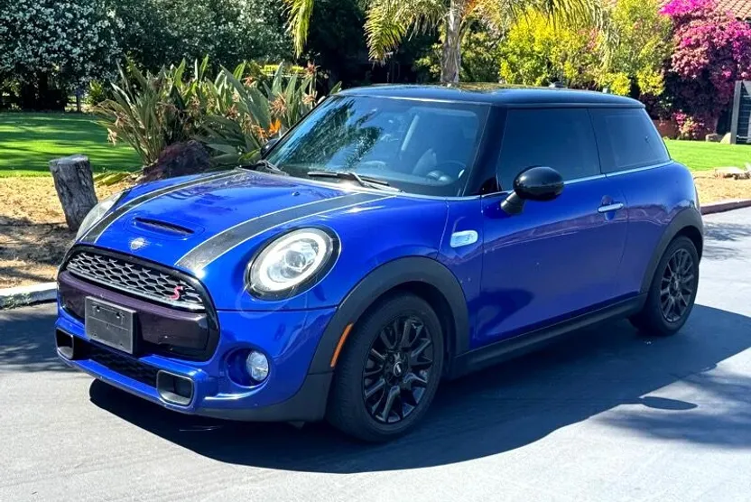 2019 Mini Cooper Hardtop S photo 1