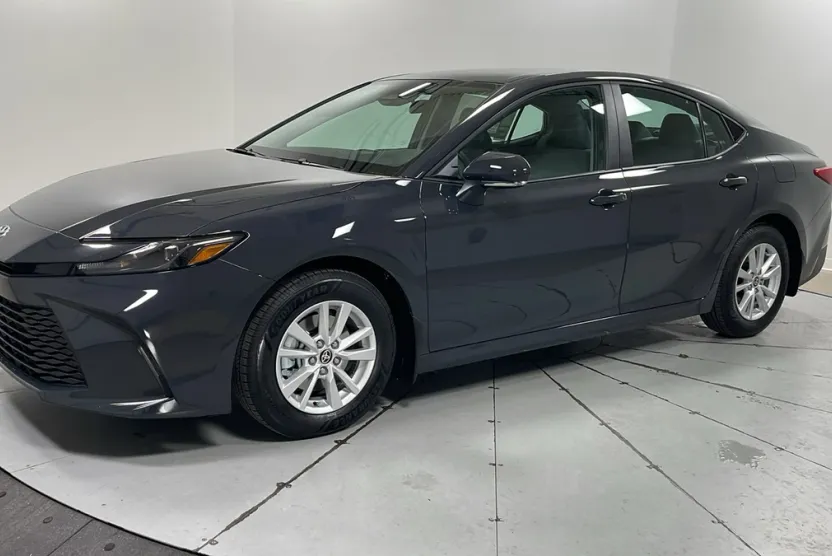 2026 Toyota Camry LE photo 1