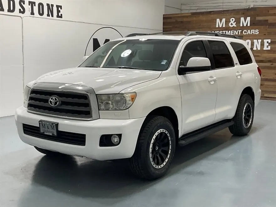 2016 Toyota Sequoia SR5 Sport photo 1