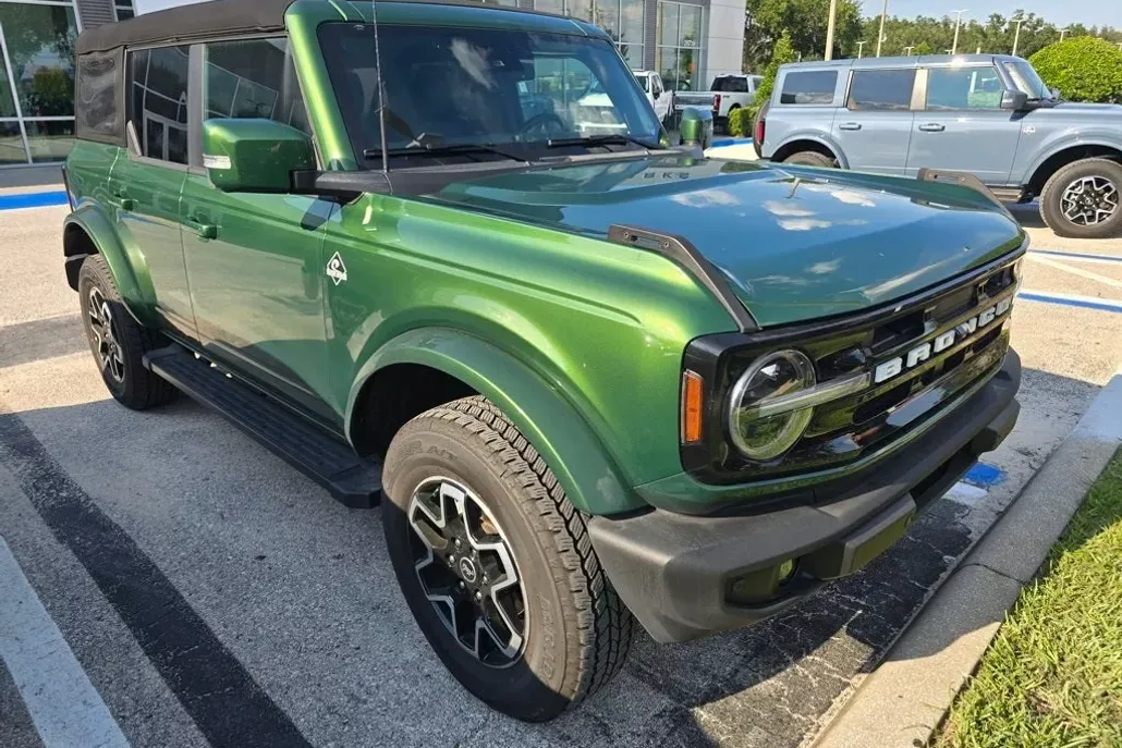 2024 Ford Bronco Outer Banks photo 1