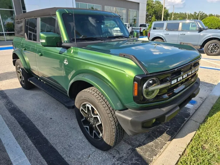 2024 Ford Bronco Outer Banks photo 1