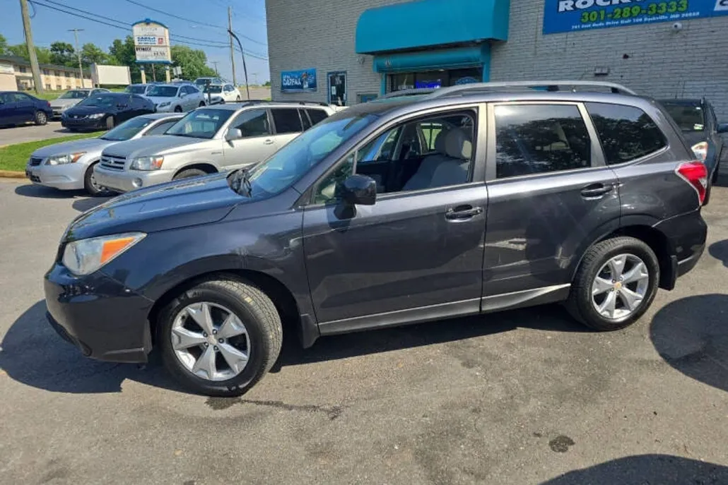 2015 Subaru Forester 2.5i Premium photo 1