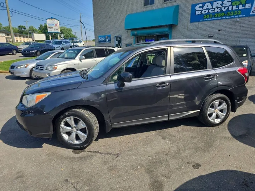 2015 Subaru Forester 2.5i Premium photo 1