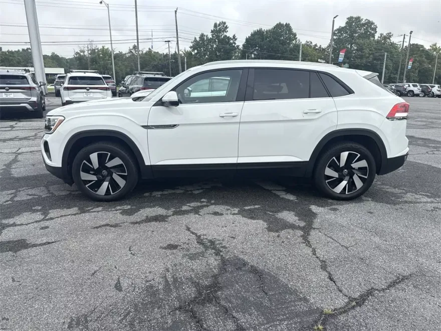 2024 Volkswagen Atlas Cross Sport SE Technology photo 1