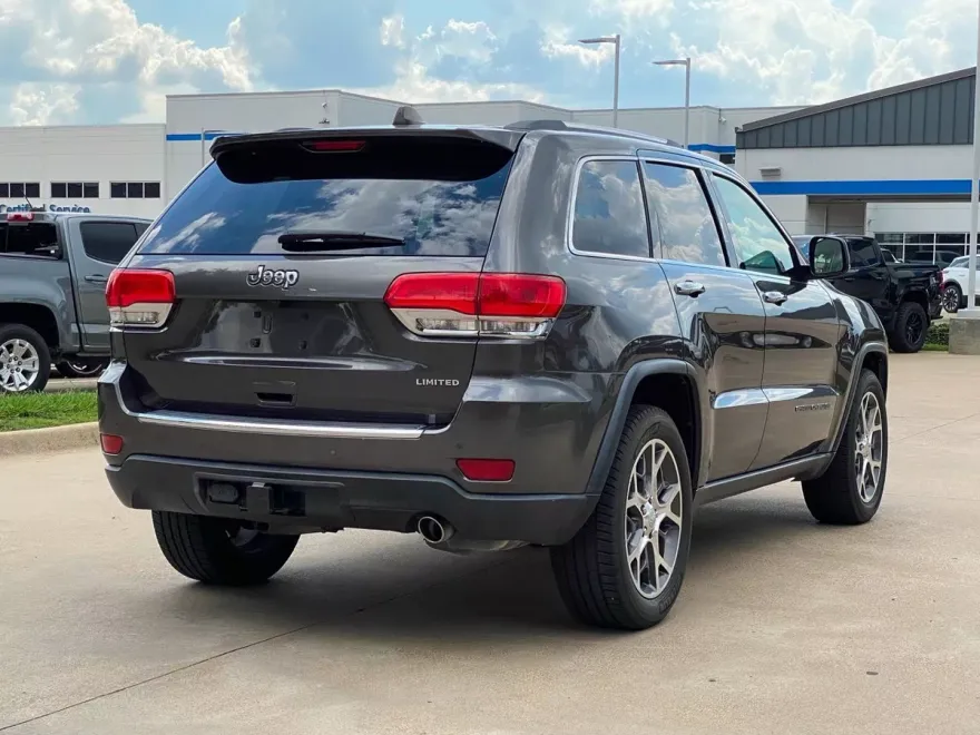 2019 Jeep Grand Cherokee Limited photo 1