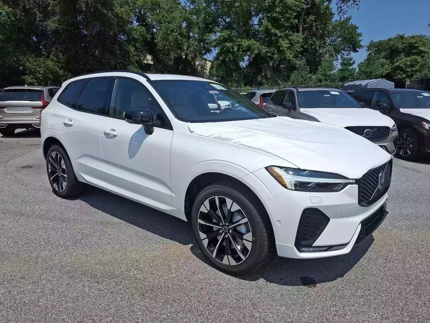 2026 Volvo XC60 B5 Plus photo 1
