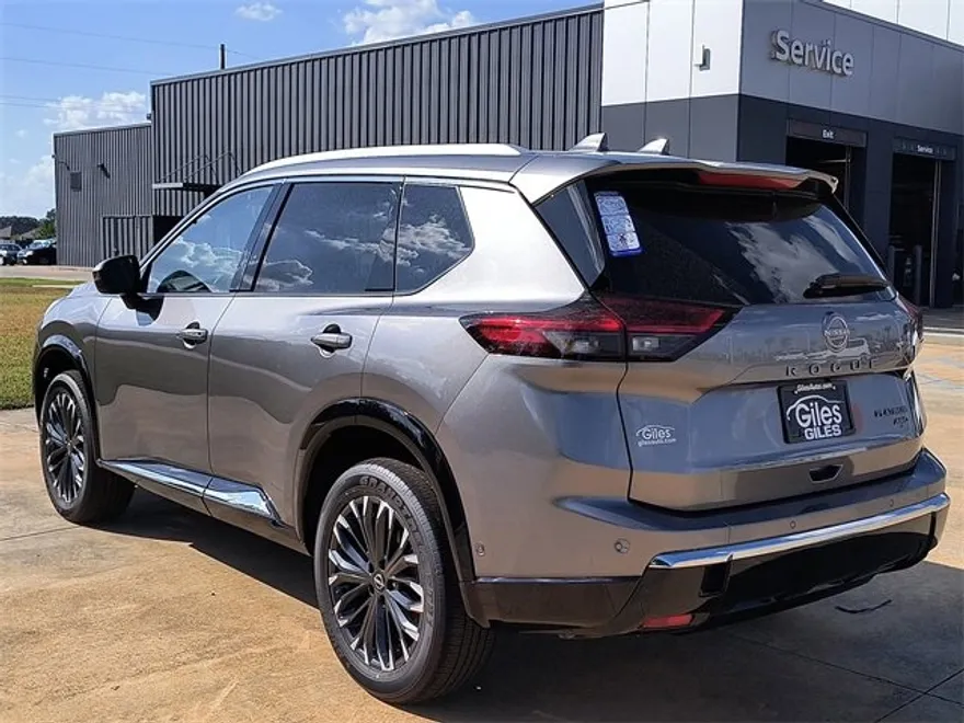 2026 Nissan Rogue Platinum photo 1