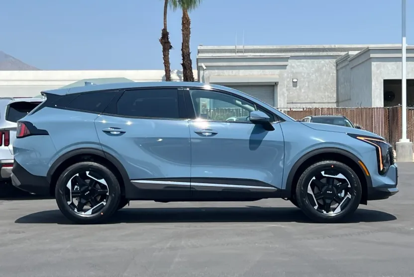 2026 Kia Sportage Hybrid S photo 1