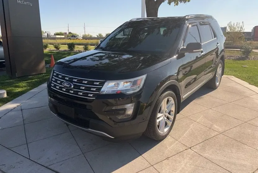 2016 Ford Explorer Limited photo 1