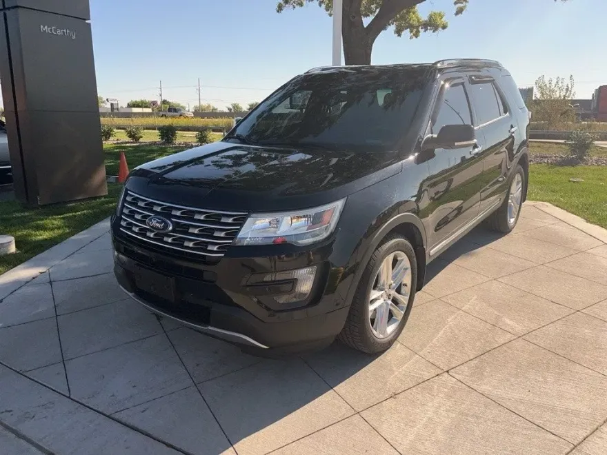 2016 Ford Explorer Limited photo 1