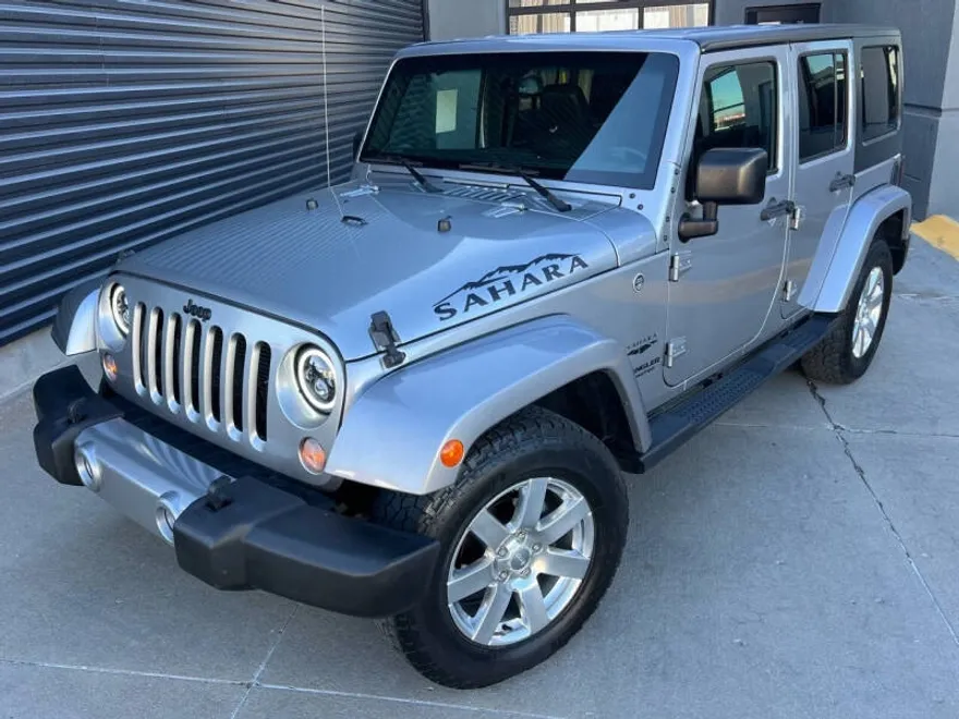 2016 Jeep Wrangler Unlimited Sahara photo 1