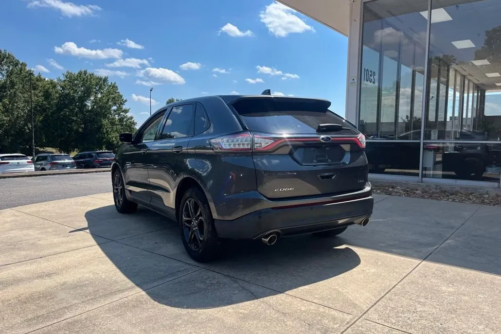 2018 Ford Edge SEL photo 1