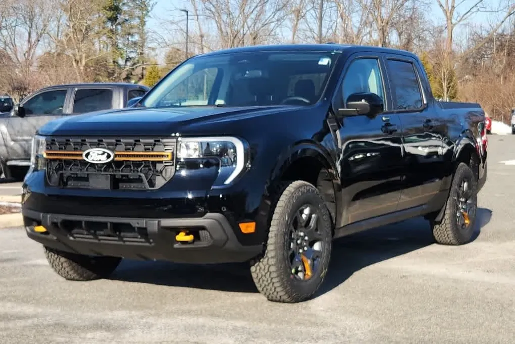 2025 Ford Maverick Tremor photo 1