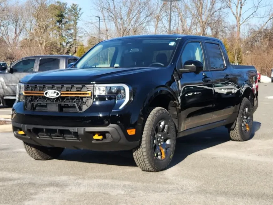 2025 Ford Maverick Tremor photo 1