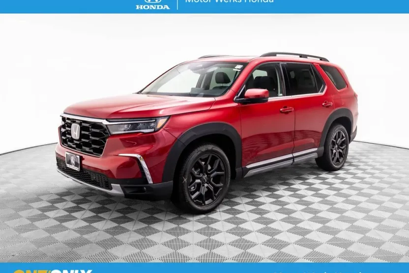 2025 Honda Pilot Touring photo 1