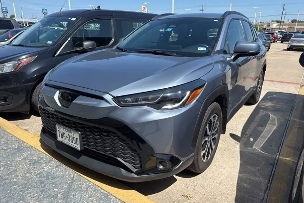 2024 Toyota Corolla Cross Hybrid SE photo 1