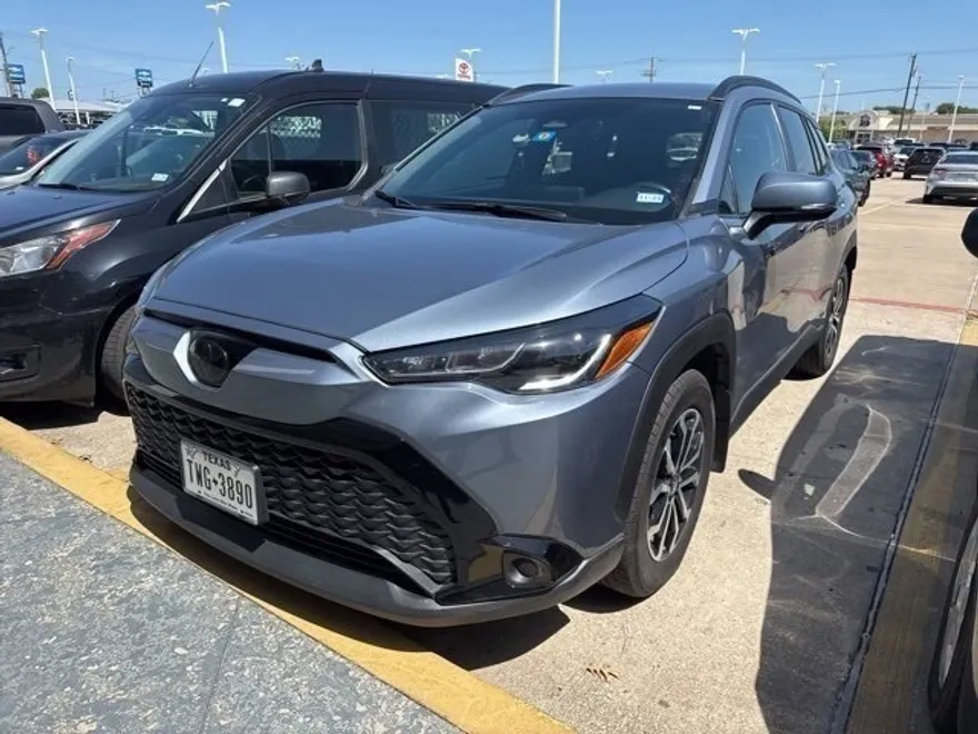 2024 Toyota Corolla Cross Hybrid SE photo 1