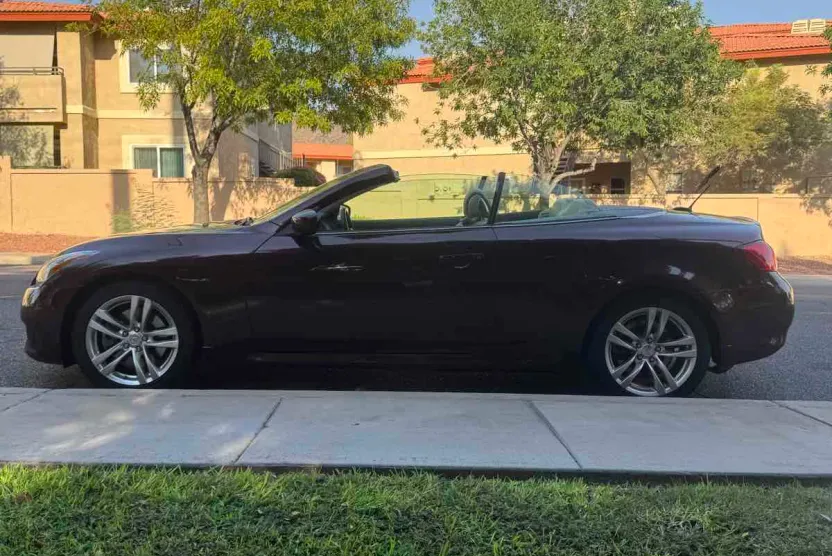 2009 Infiniti G37 Convertible Base photo 1