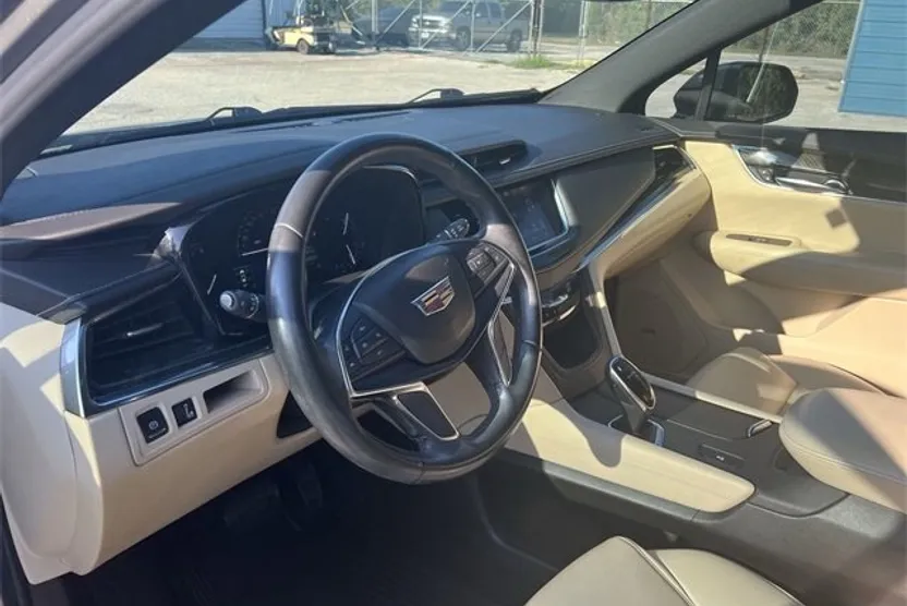 2019 Cadillac XT5 photo 1