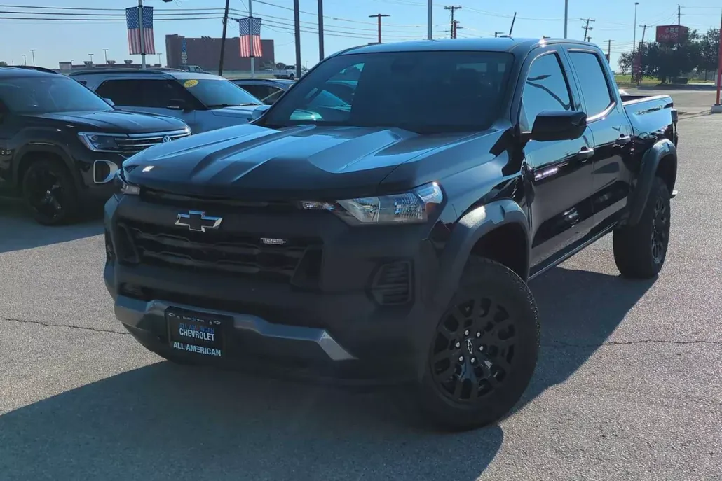 2023 Chevrolet Colorado Trail Boss photo 1