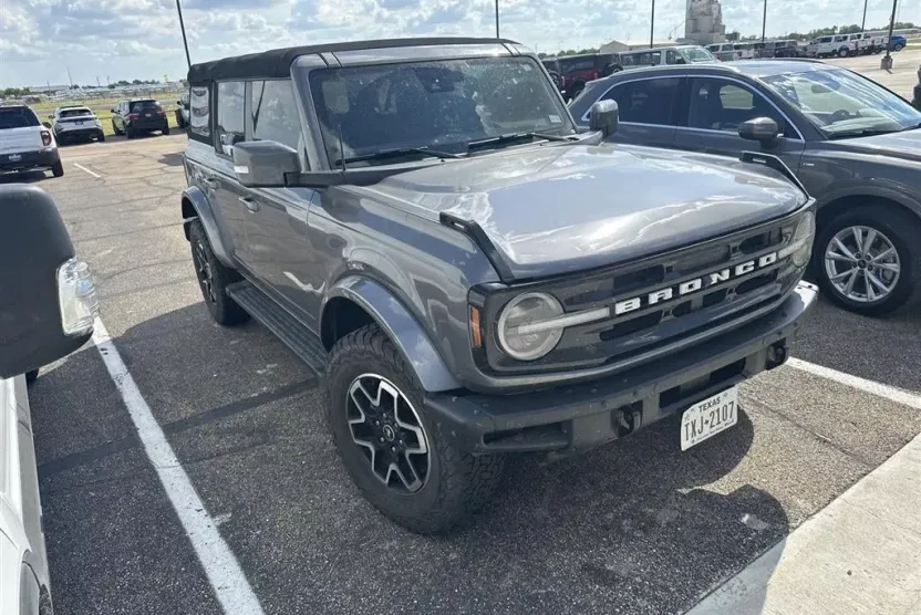 2022 Ford Bronco Outer Banks photo 1