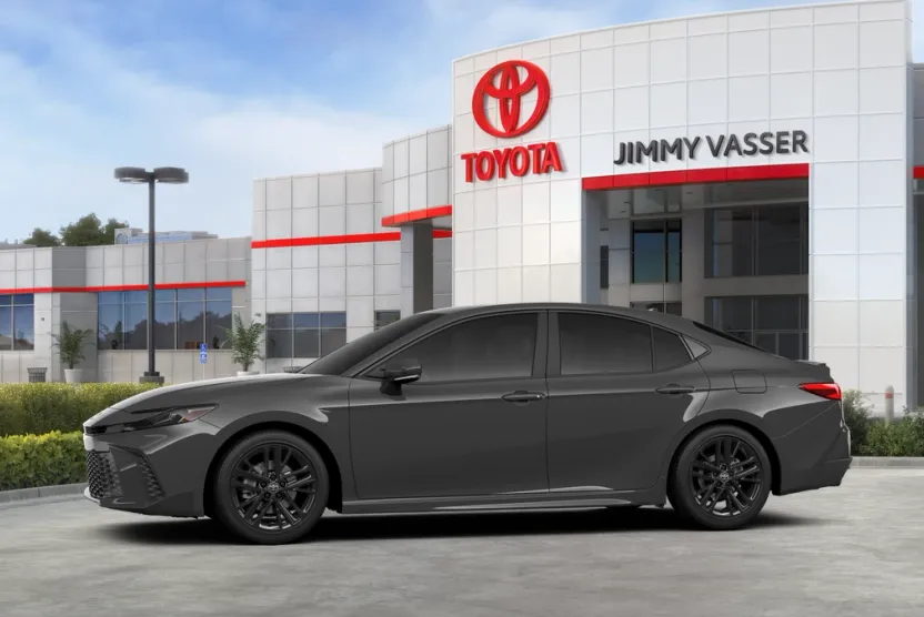 2025 Toyota Camry SE photo 1