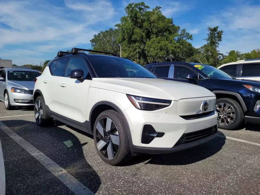 2023 Volvo XC40 Recharge Ultimate photo 1
