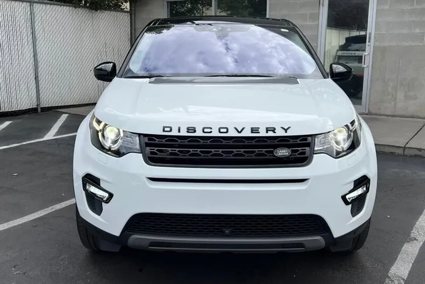 2019 Land Rover Discovery Sport HSE photo 1