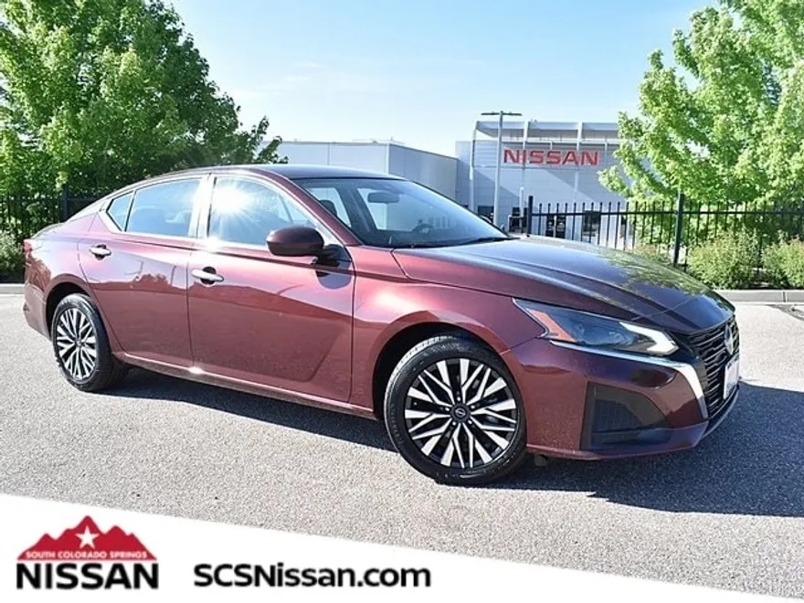 2023 Nissan Altima 2.5 SV photo 1