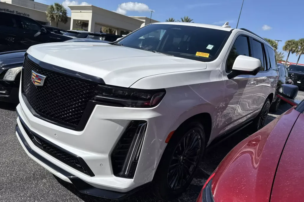 2023 Cadillac Escalade photo 1