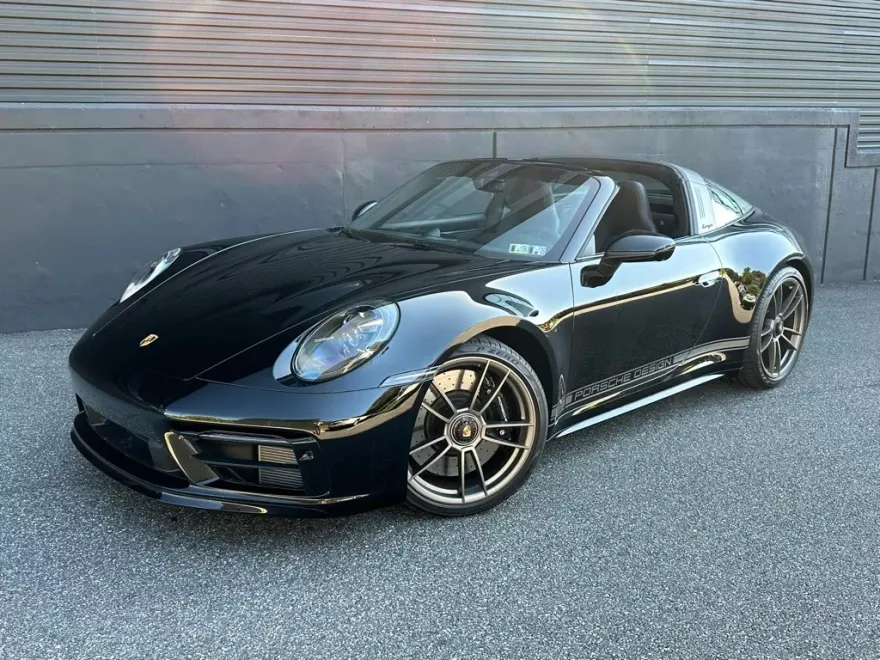 2023 Porsche 911 Targa 4S 4 GTS photo 1