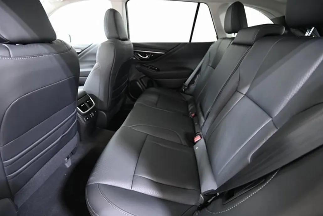 2025 Subaru Outback Touring photo 1