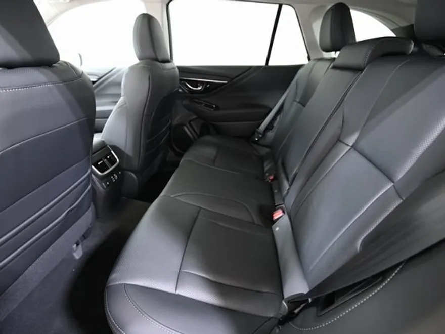2025 Subaru Outback Touring photo 1
