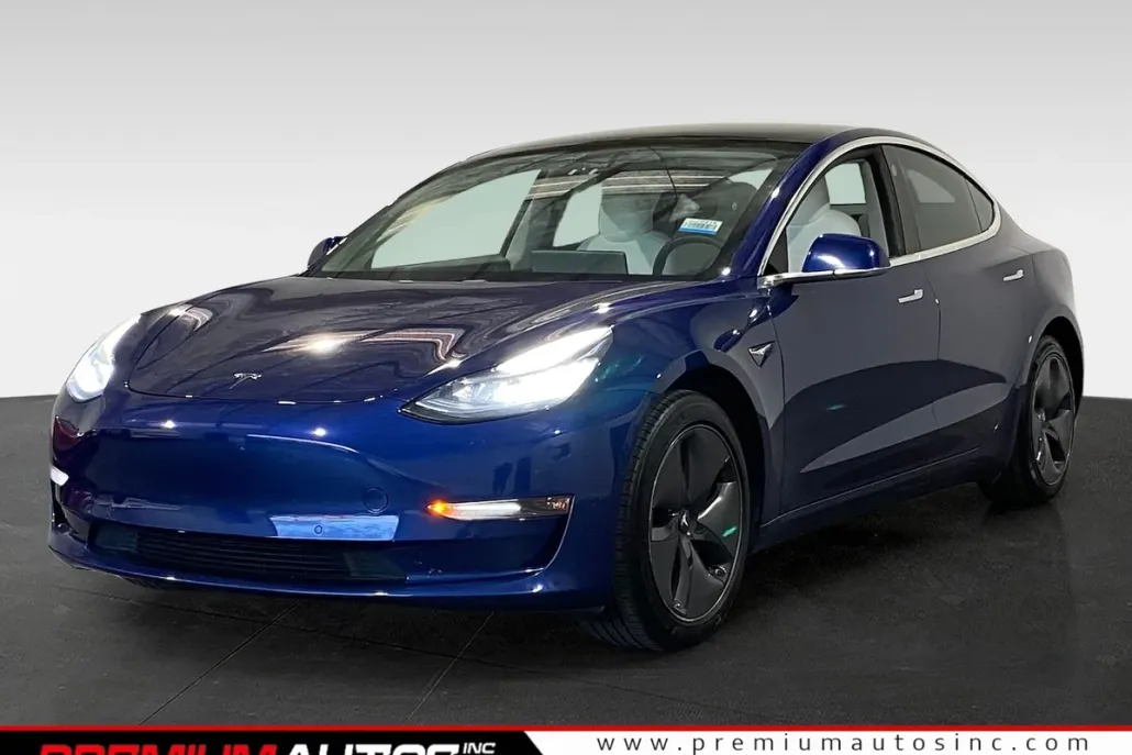 2020 Tesla Model 3 Long Range photo 1