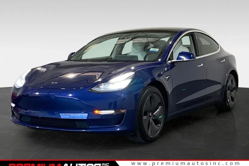 2020 Tesla Model 3 Long Range photo 1