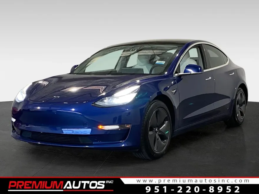 2020 Tesla Model 3 Long Range photo 1