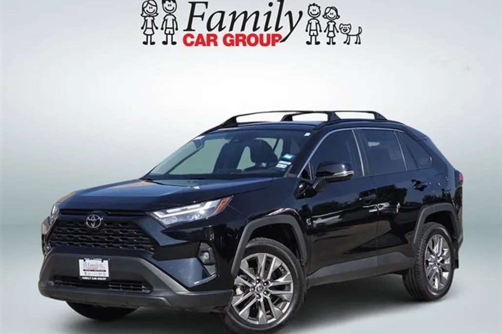 2023 Toyota RAV4 XLE Premium photo 1