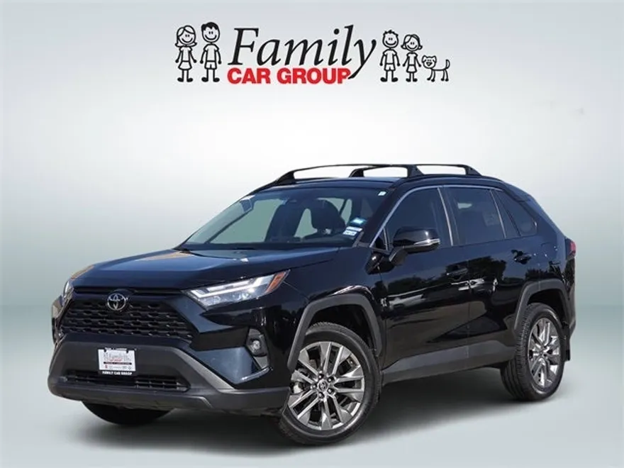 2023 Toyota RAV4 XLE Premium photo 1
