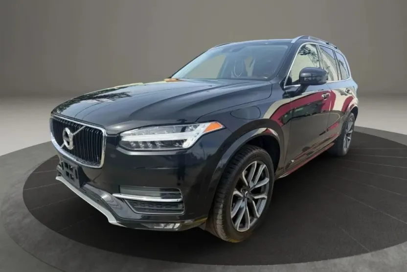 2019 Volvo XC90 Momentum photo 1