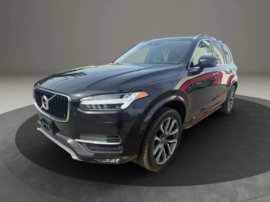 2019 Volvo XC90 Momentum photo 1