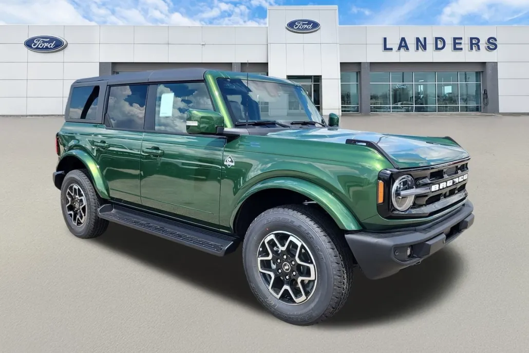 2025 Ford Bronco Outer Banks photo 1