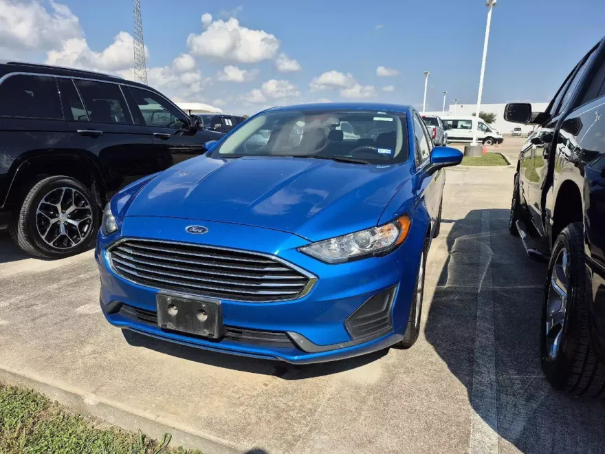 2020 Ford Fusion SE photo 1