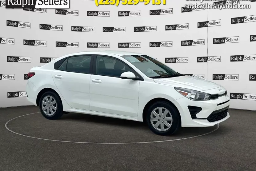 2023 Kia Rio LX photo 1