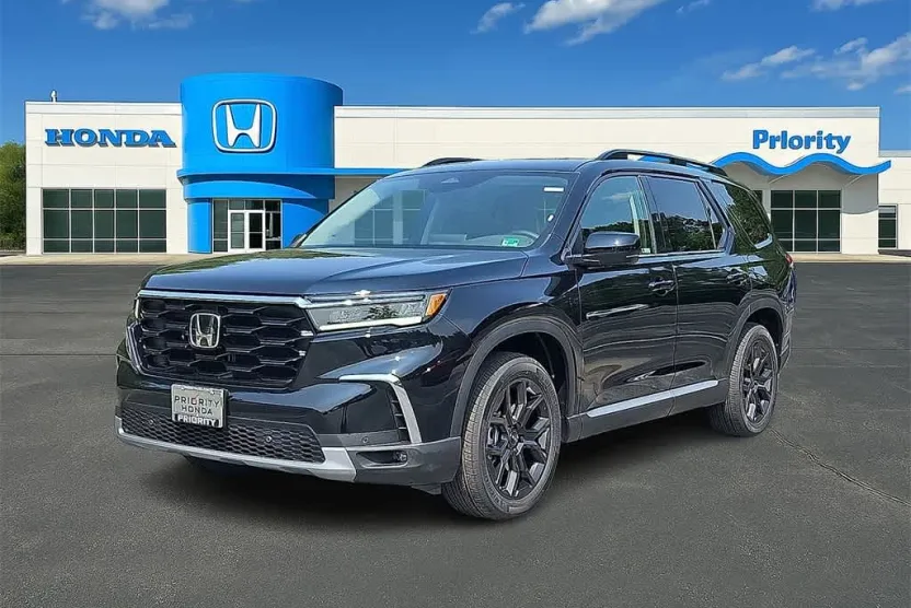 2025 Honda Pilot Touring photo 1