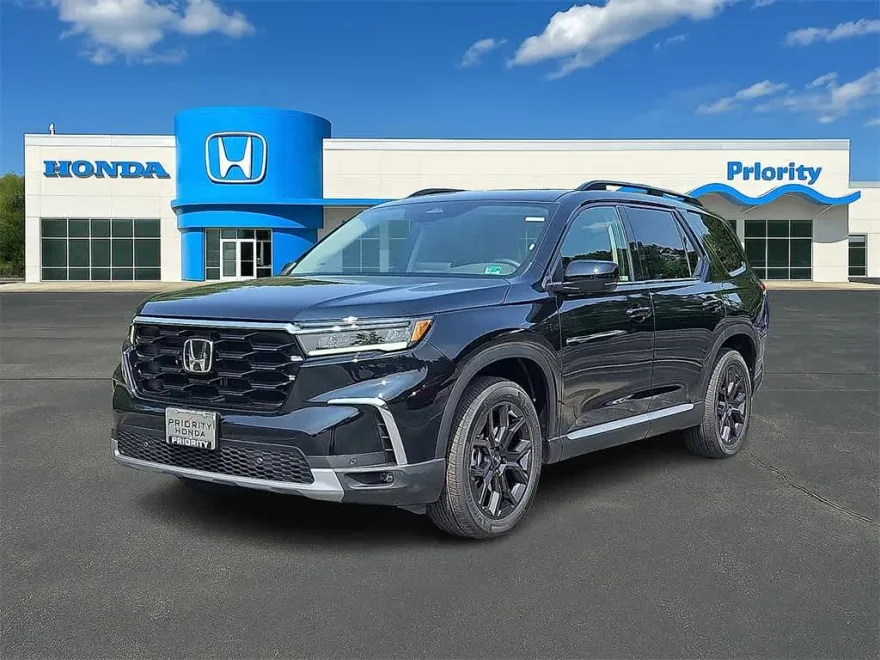 2025 Honda Pilot Touring photo 1